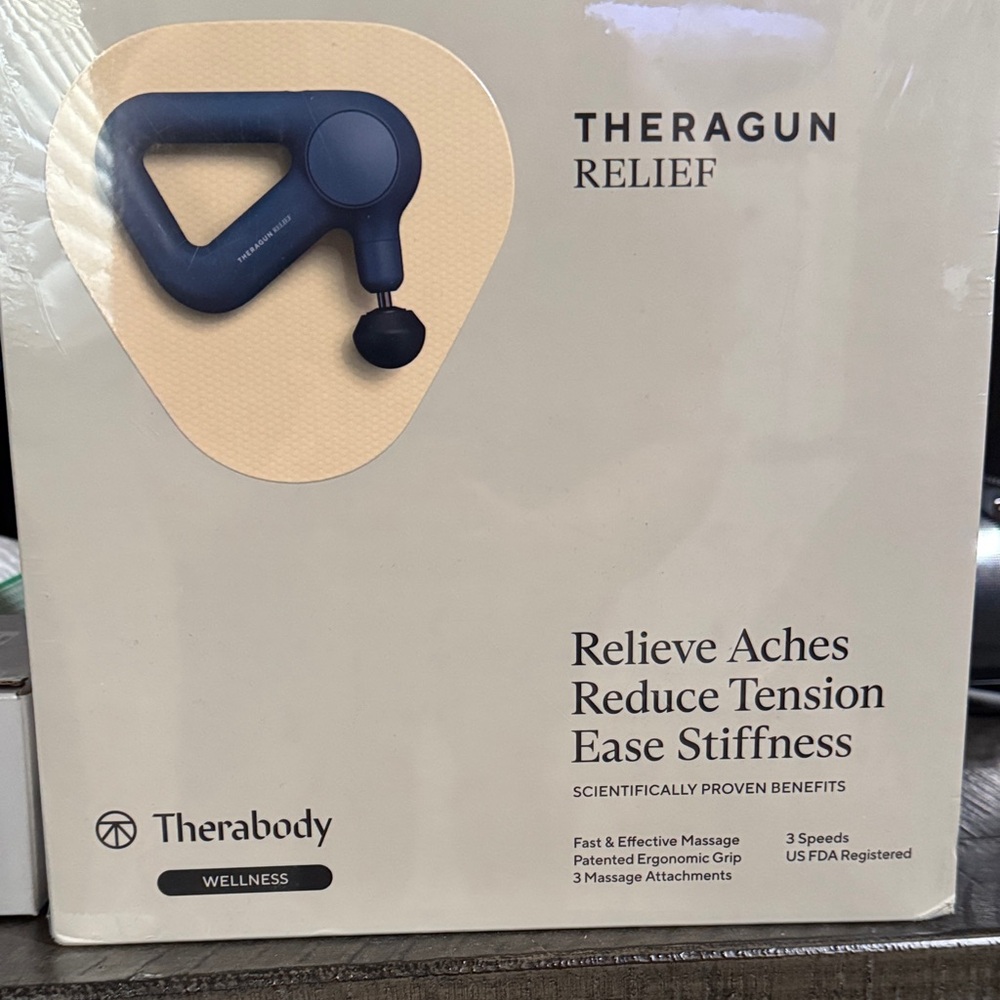 Therabody Theragun Relief in Deep Blue